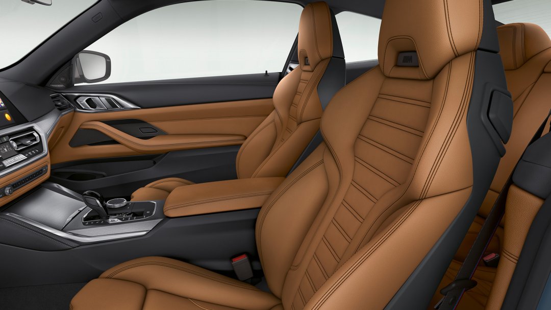 4-ші сериялы BMW Coupe айқын бұрылған орталық консолі